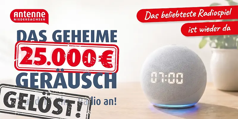Hinweis auf das gelöste Radiospiel "Das geheime 25.000-Euro-Geräusch" mit einem Smart Speaker und Text. Hinweis auf das gelöste Radiospiel "Das geheime 25.000-Euro-Geräusch" mit einem Smart Speaker und Text.