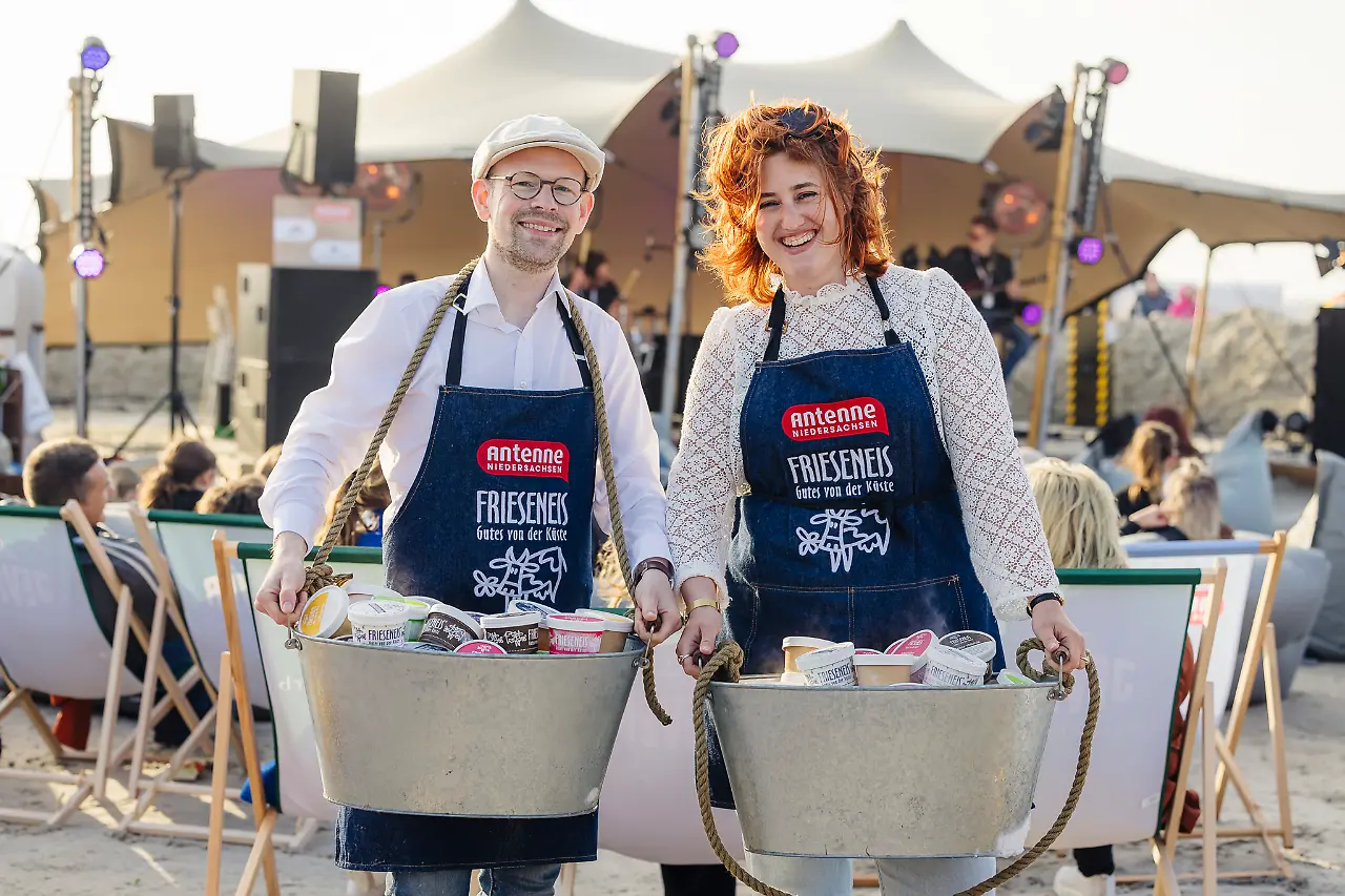 Frieseneis_beim_Strandkonzert.jpg