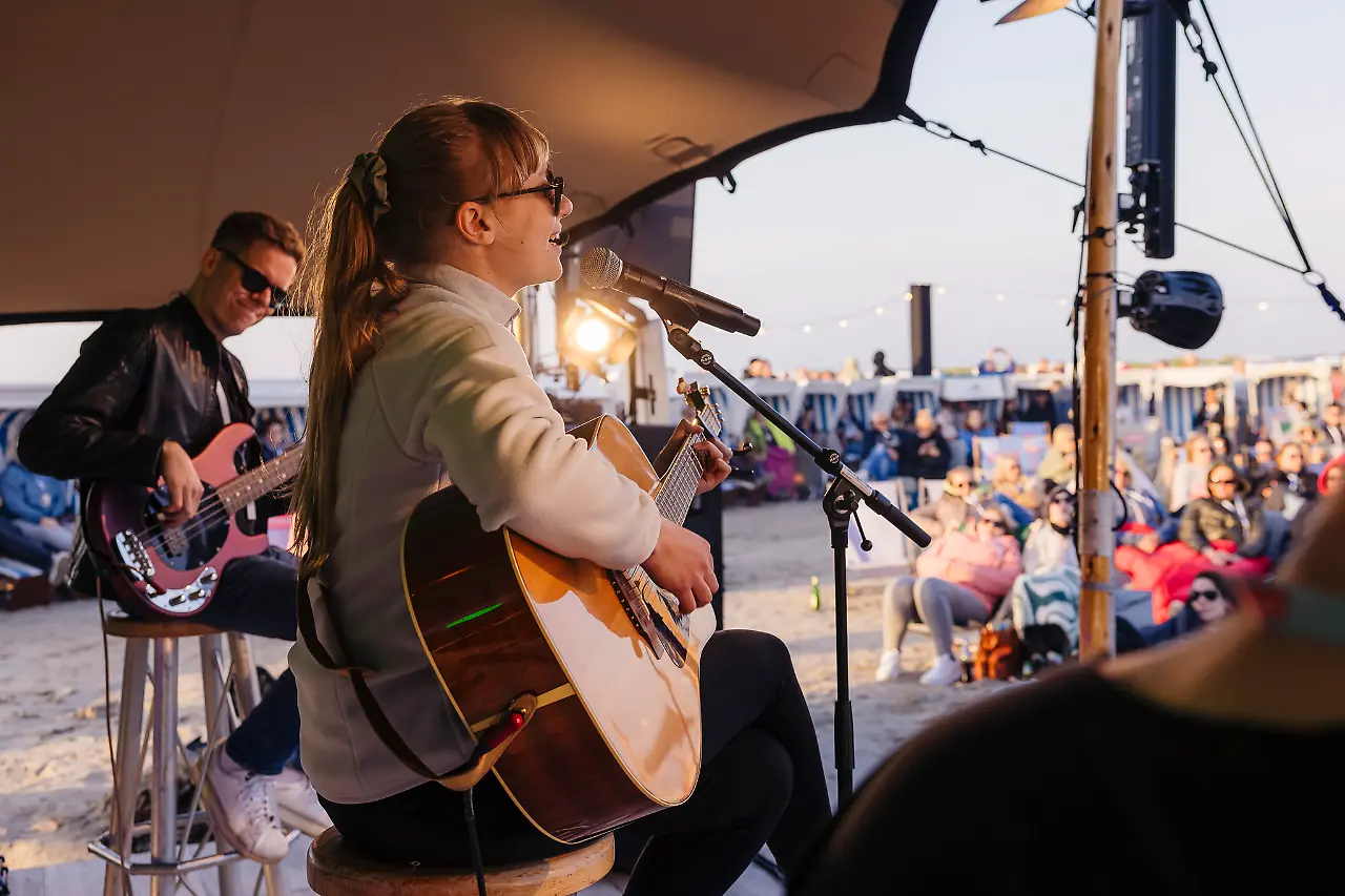 ANI_Band_beim_Strandkonzert.jpg