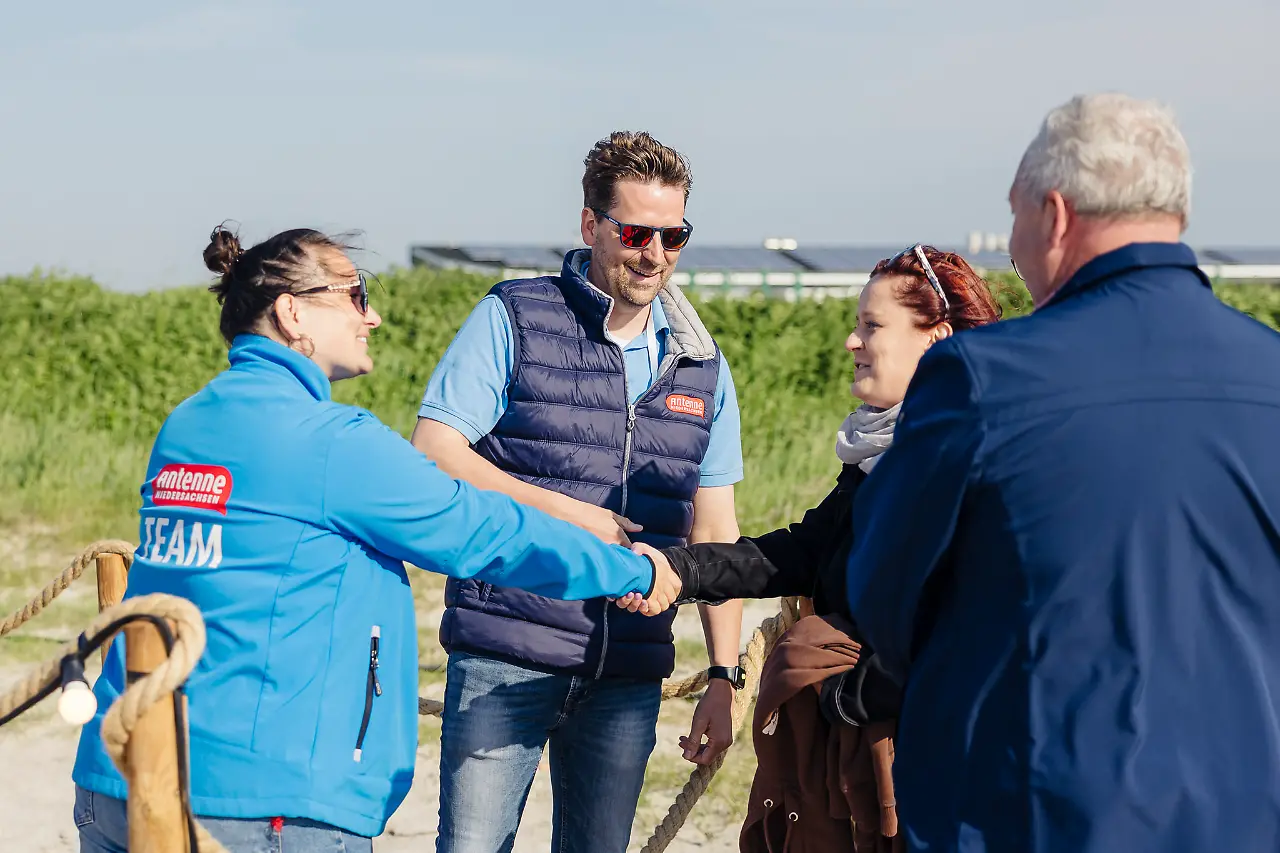 Begrüßung_vorm_Strandkonzert.jpg