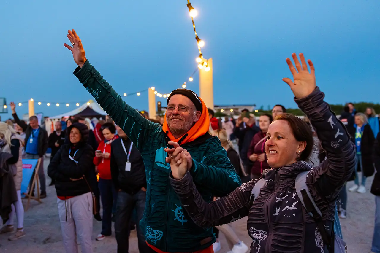 Silbermond-Fans_beim_Antenne_Niedersachsen_Strandkonzert.jpg