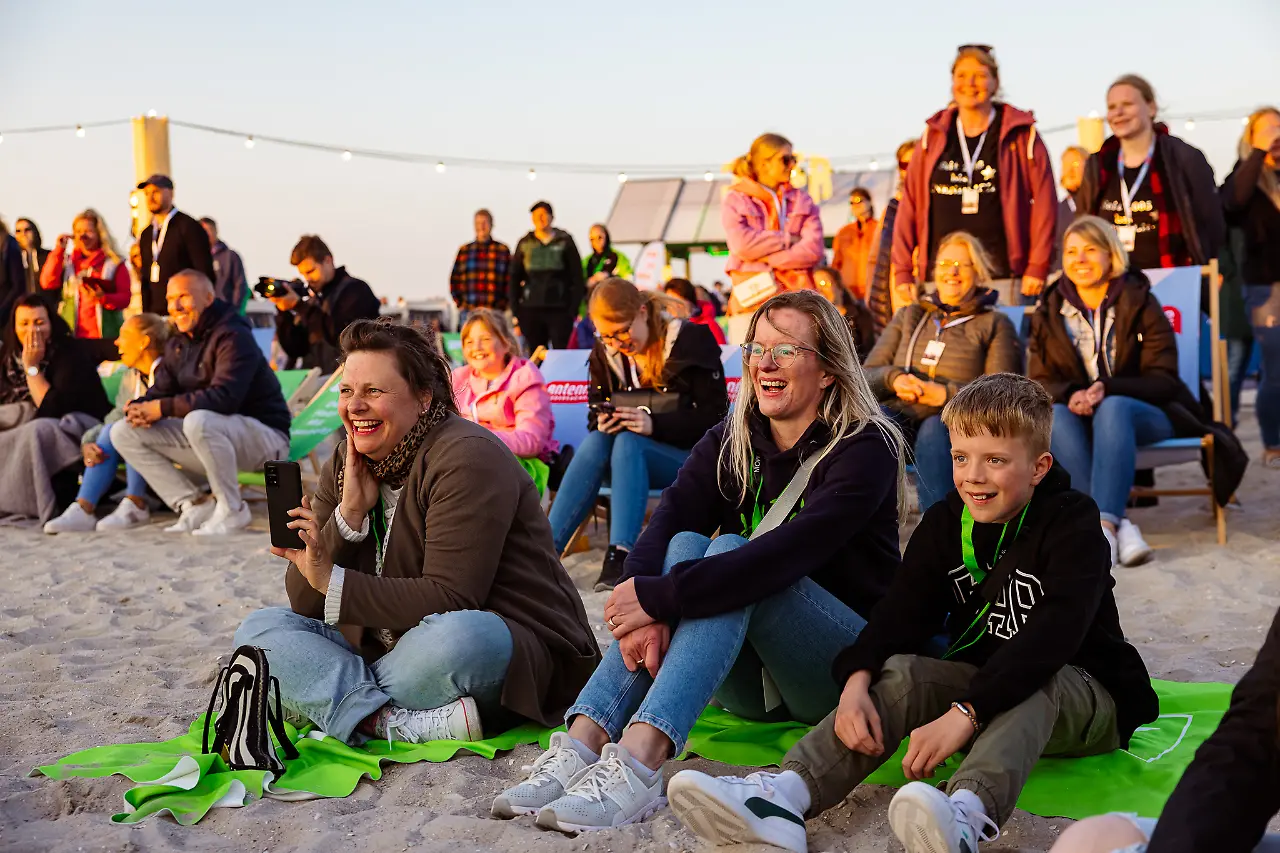 Silbermond-Fans_beim_Antenne_Niedersachsen_Strandkonzert.jpg