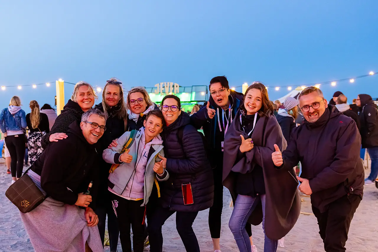 Besucher_des_Antenne_Niedersachsen_Strandkonzerts.jpg